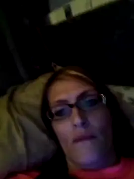 Snapshot of beelzebubblesxo chatting on September 25, 2025, 2:04 am beelzebubblesxo online show from September 25, 2025, 2:04 am