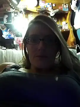 Snapshot of beelzebubblesxo chatting on October 25, 2025, 4:20 am beelzebubblesxo online show from October 25, 2025, 4:20 am