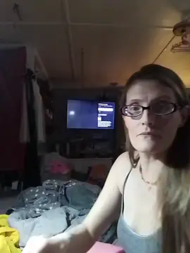 Snapshot of beelzebubblesxo chatting on February 20, 2026, 6:10 am beelzebubblesxo online show from February 20, 2026, 6:10 am