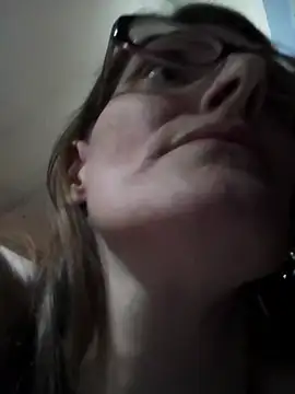 Snapshot of beelzebubblesxo chatting on February 20, 2026, 6:26 am beelzebubblesxo online show from February 20, 2026, 6:26 am