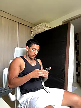 Snapshot of sendfer chatting on November 12, 2025, 8:19 pm sendfer online show from November 12, 2025, 8:19 pm