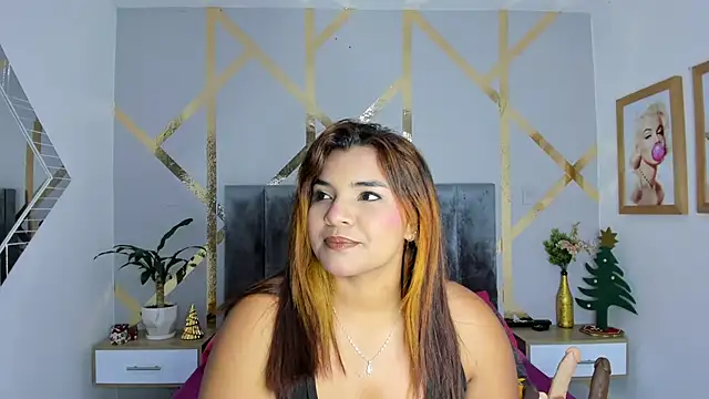 Snapshot of angelina_castroo chatting on December 24, 2024, 3:27 am angelina castroo online show from December 24, 2024, 3:27 am