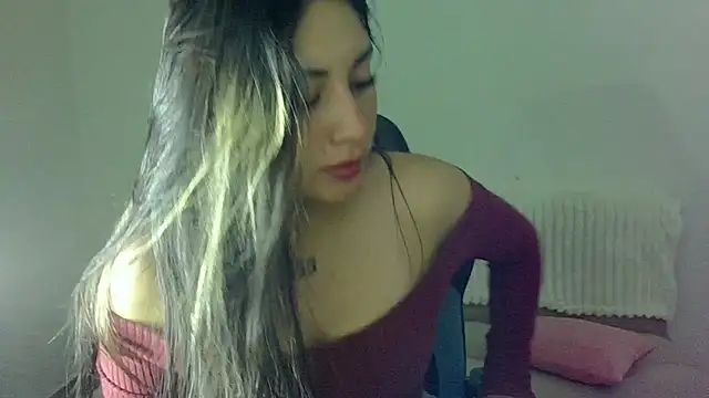 Lia 14  online show from May 7, 2026, 1:00 am