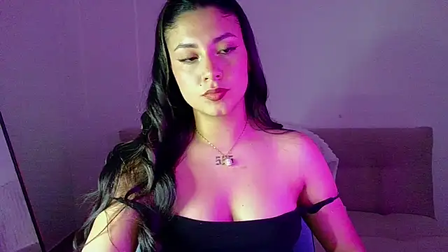 Lia 14  online show from June 12, 2026, 11:46 pm