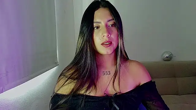 Lia 14  online show from August 4, 2026, 9:06 pm