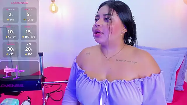 Snapshot of Emily_cooper20 chatting on February 2, 2025, 7:35 pm Emily cooper20 online show from February 2, 2025, 7:35 pm