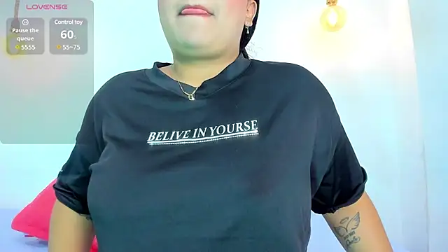 Snapshot of Emily_cooper20 chatting on February 10, 2025, 7:17 pm Emily cooper20 online show from February 10, 2025, 7:17 pm