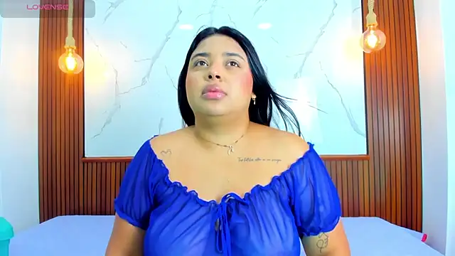 Snapshot of Emily_cooper20 chatting on February 20, 2025, 1:36 am Emily cooper20 online show from February 20, 2025, 1:36 am