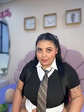 Snapshot of Emily_cooper20 chatting on October 14, 2025, 12:11 am Emily cooper20 online show from October 14, 2025, 12:11 am