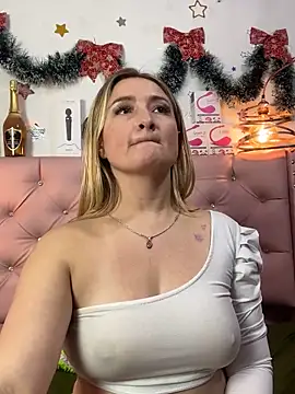 Snapshot of antonella87 chatting on January 5, 2025, 12:42 am antonella87 online show from January 5, 2025, 12:42 am