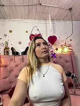 Snapshot of antonella87 chatting on February 27, 2025, 1:05 am antonella87 online show from February 27, 2025, 1:05 am