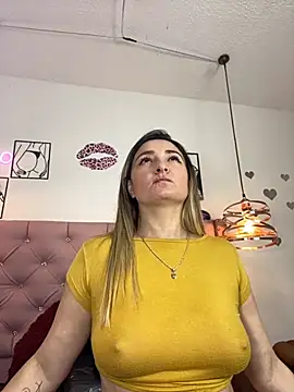 Snapshot of antonella87 chatting on September 15, 2025, 7:47 pm antonella87 online show from September 15, 2025, 7:47 pm