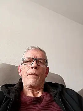 Snapshot of berfri chatting on March 20, 2026, 2:44 pm berfri online show from March 20, 2026, 2:44 pm