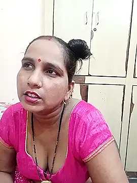 Snapshot of reemacouple007 chatting on September 22, 2025, 5:31 am reemacouple007 online show from September 22, 2025, 5:31 am