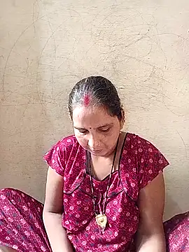 Snapshot of reemacouple007 chatting on October 8, 2025, 3:59 am reemacouple007 online show from October 8, 2025, 3:59 am