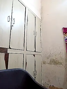 Snapshot of reemacouple007 chatting on October 15, 2025, 8:14 am reemacouple007 online show from October 15, 2025, 8:14 am