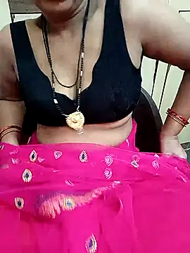 Snapshot of reemacouple007 chatting on October 20, 2025, 5:52 am reemacouple007 online show from October 20, 2025, 5:52 am