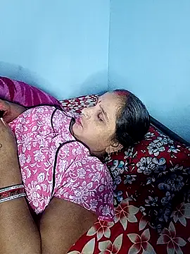 Snapshot of reemacouple007 chatting on November 2, 2025, 8:11 pm reemacouple007 online show from November 2, 2025, 8:11 pm