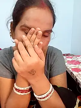 Snapshot of reemacouple007 chatting on November 8, 2025, 7:52 am reemacouple007 online show from November 8, 2025, 7:52 am