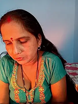 Snapshot of reemacouple007 chatting on November 13, 2025, 8:57 am reemacouple007 online show from November 13, 2025, 8:57 am