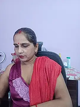 Snapshot of reemacouple007 chatting on May 13, 2026, 6:00 am reemacouple007 online show from May 13, 2026, 6:00 am