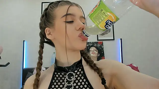 dolly ll online show from March 12, 2026, 1:28 pm