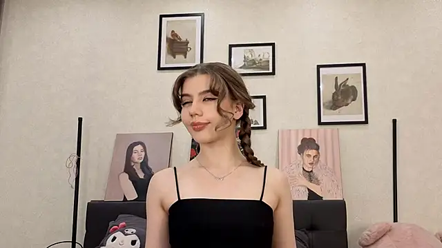 Snapshot of dolly_ll chatting on July 1, 2026, 1:24 pm dolly ll online show from July 1, 2026, 1:24 pm