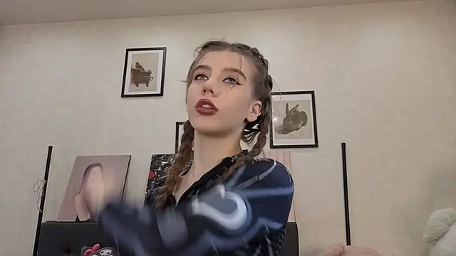 Snapshot of dolly_ll chatting on July 13, 2026, 1:36 pm dolly ll online show from July 13, 2026, 1:36 pm