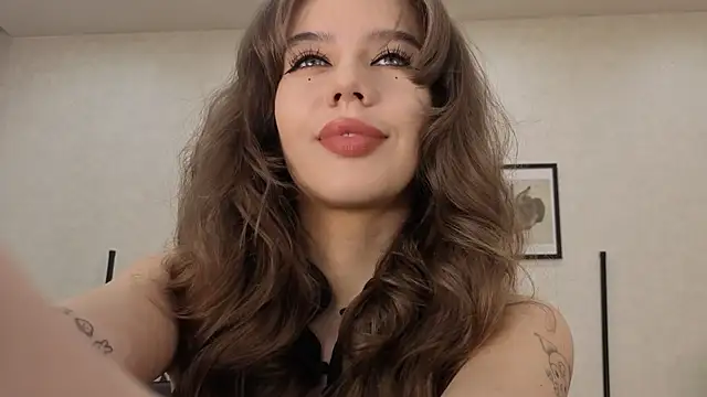 Snapshot of dolly_ll chatting on July 22, 2026, 1:36 pm dolly ll online show from July 22, 2026, 1:36 pm