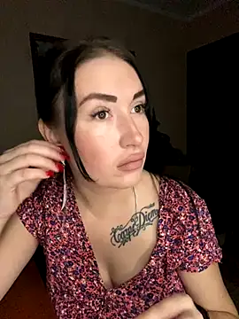 Roxana Bell online show from October 3, 2025, 1:19 pm