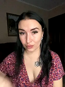 Roxana Bell online show from December 2, 2025, 7:53 pm