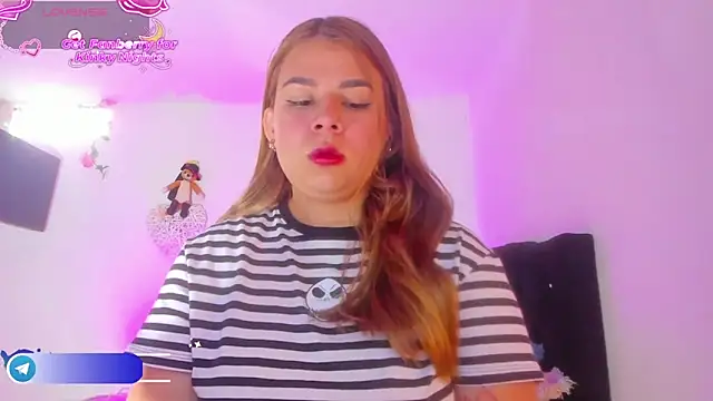 little tifanny82 online show from December 16, 2025, 1:27 pm