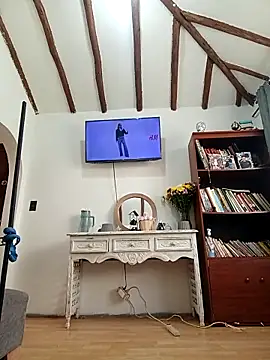 tata laima   online show from May 1, 2026, 2:32 pm