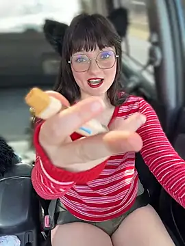 urpuppymoon online show from February 14, 2026, 7:21 pm