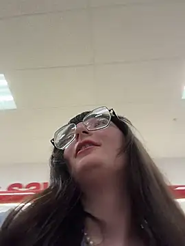 urpuppymoon online show from March 5, 2026, 7:21 pm