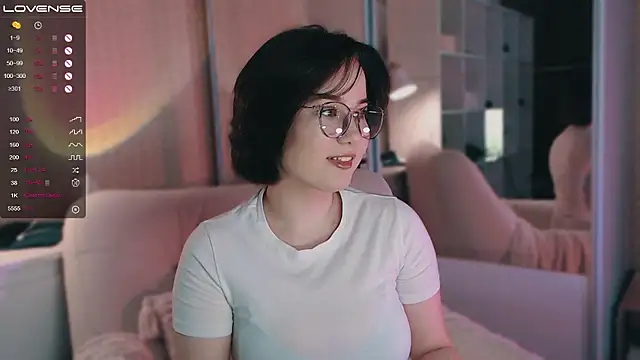 LissaLarsson  online show from December 4, 2024, 5:11 pm