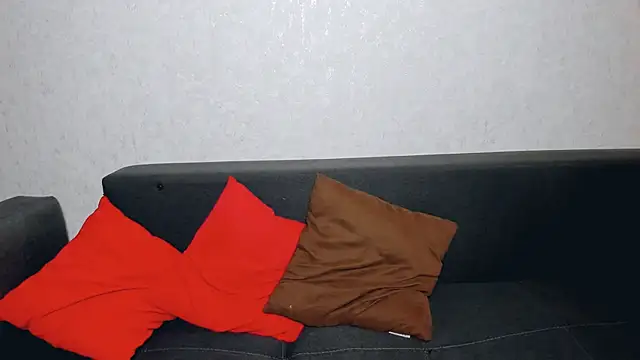 Snapshot of LayaFlow chatting on October 18, 2025, 1:12 pm LayaFlow online show from October 18, 2025, 1:12 pm