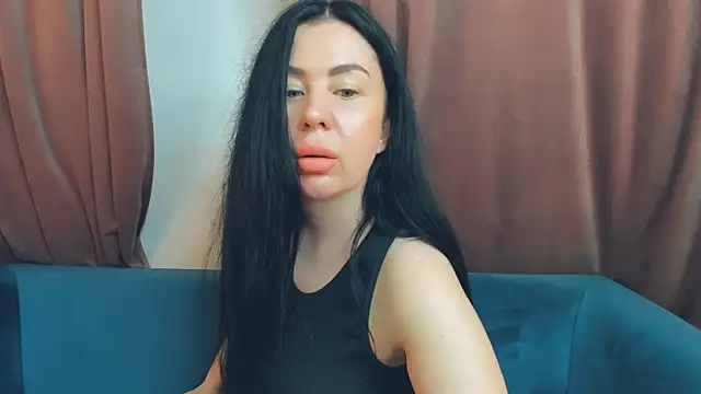 LayaFlow online show from June 15, 2026, 7:54 am