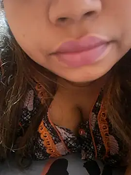 Ravina patil1 online show from October 7, 2025, 10:56 am