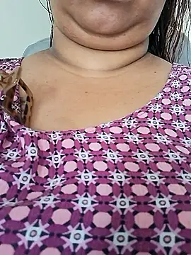 Ravina patil1 online show from May 7, 2026, 5:35 am