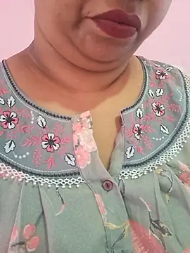 Ravina patil1 online show from May 16, 2026, 10:36 am