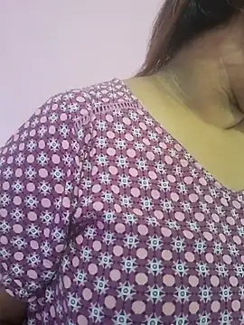 Ravina patil1 online show from May 21, 2026, 5:47 am