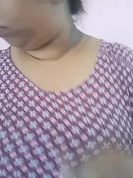 Ravina patil1 online show from May 25, 2026, 5:35 am