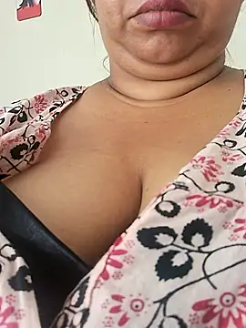 Ravina patil1 online show from May 31, 2026, 5:26 am