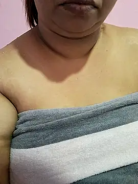 Ravina patil1 online show from July 2, 2026, 7:47 am