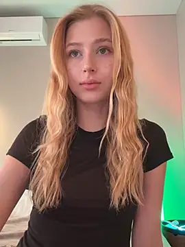 LunaRase online show from March 17, 2026, 7:12 am