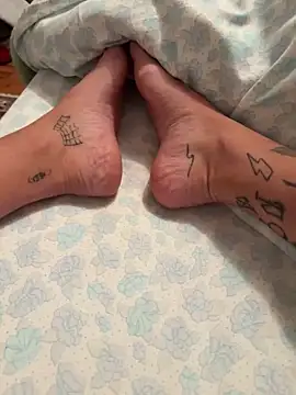 Alessandroxxx6968 online show from October 24, 2025, 1:13 am