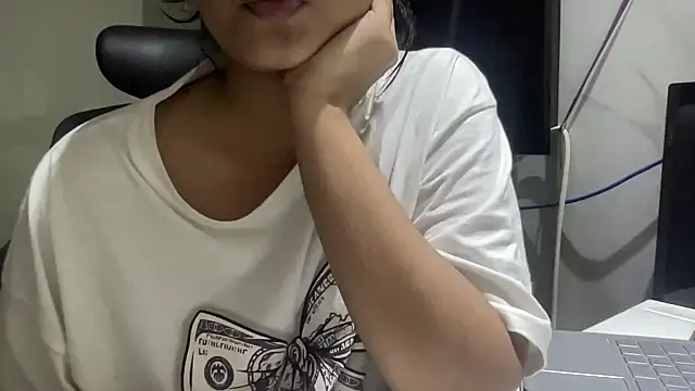 Snapshot of Indian_Diya08 chatting on December 9, 2024, 6:03 pm Indian Diya08 online show from December 9, 2024, 6:03 pm