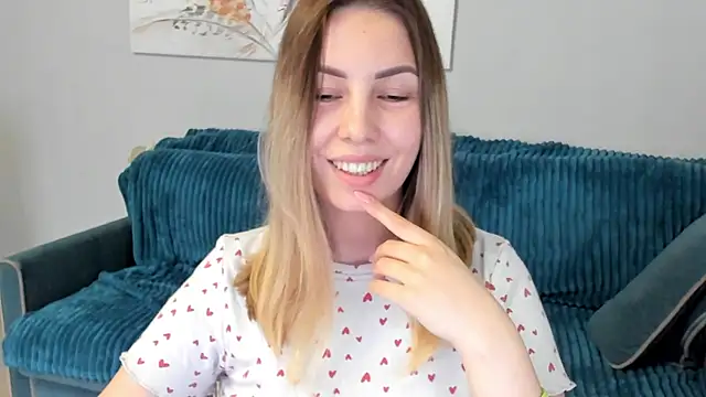 Snapshot of Mia_shy1 chatting on February 18, 2025, 11:44 am Mia shy1 online show from February 18, 2025, 11:44 am