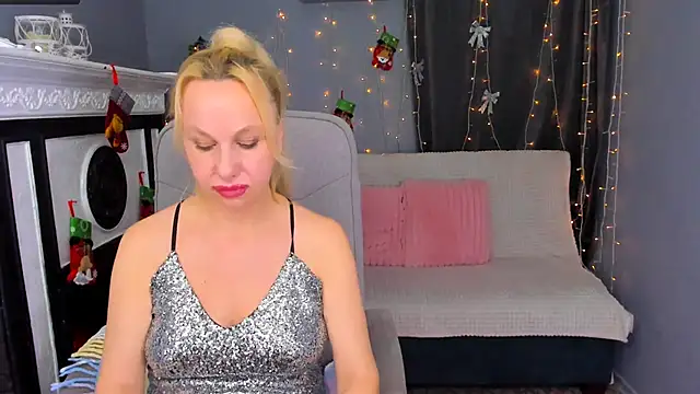 Snapshot of Anny_Jey_ chatting on December 25, 2024, 7:24 pm Anny Jey online show from December 25, 2024, 7:24 pm